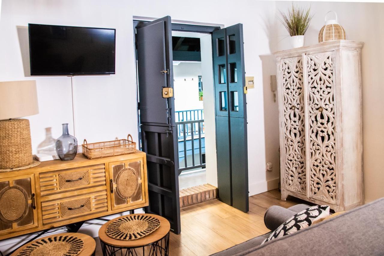 New Apartment In Traditional Building Of The XVI Century Севиля Екстериор снимка