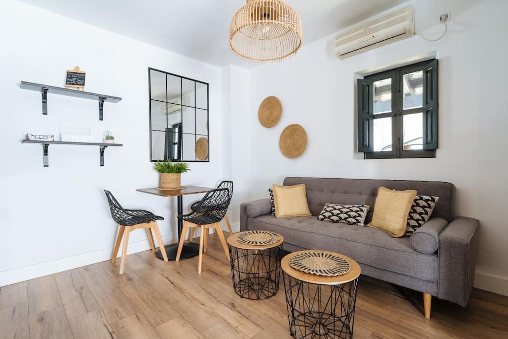 New Apartment In Traditional Building Of The XVI Century Севиля Екстериор снимка