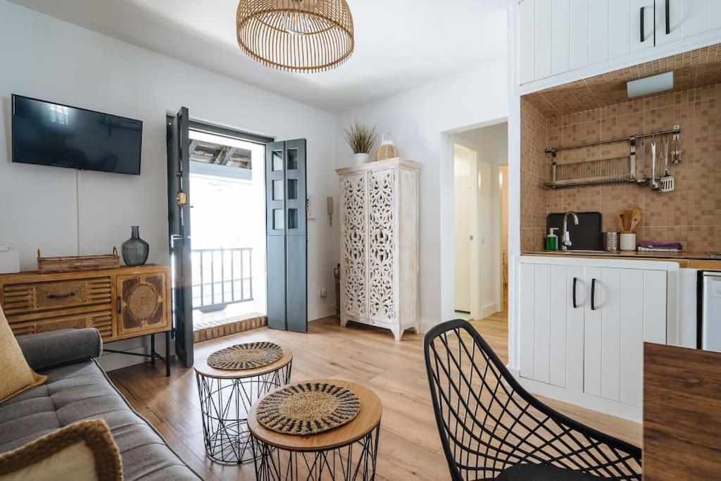 New Apartment In Traditional Building Of The XVI Century Севиля Екстериор снимка